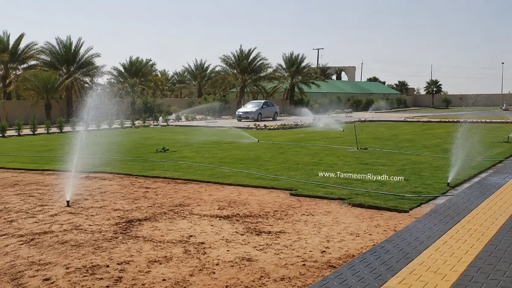 قياس مساحة أرض حديقة قبل تركيب الثيل الطبيعي في الرياض